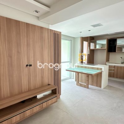 Apartamento com 71m², 2 quartos (sendo 1 suíte), 1 garagem, no bairro Trindade em Florianópolis