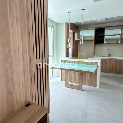 Apartamento com 71m², 2 quartos (sendo 1 suíte), 1 garagem, no bairro Trindade em Florianópolis