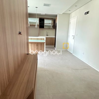 Apartamento com 71m², 2 quartos (sendo 1 suíte), 1 garagem, no bairro Trindade em Florianópolis