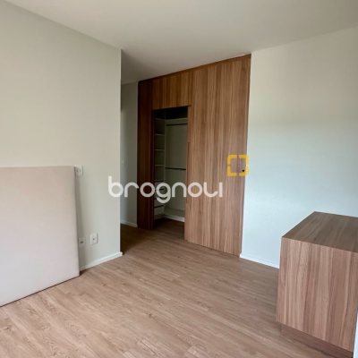 Apartamento com 71m², 2 quartos (sendo 1 suíte), 1 garagem, no bairro Trindade em Florianópolis