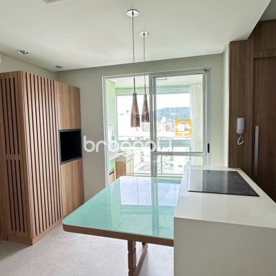 Apartamento com 71m², 2 quartos (sendo 1 suíte), 1 garagem, no bairro Trindade em Florianópolis