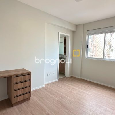Apartamento com 71m², 2 quartos (sendo 1 suíte), 1 garagem, no bairro Trindade em Florianópolis