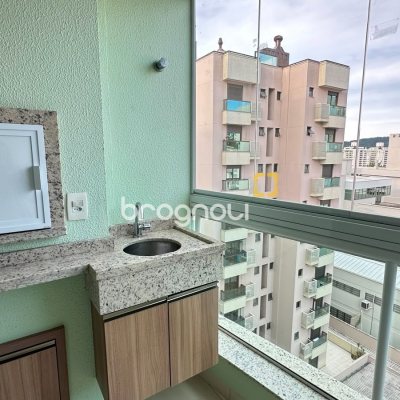 Apartamento com 71m², 2 quartos (sendo 1 suíte), 1 garagem, no bairro Trindade em Florianópolis