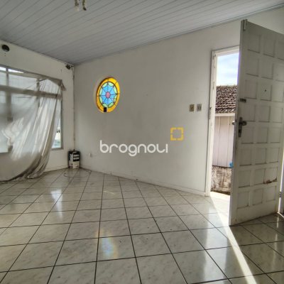 Casa com 114m², 3 quartos, 2 garagens, no bairro Capoeiras em Florianópolis