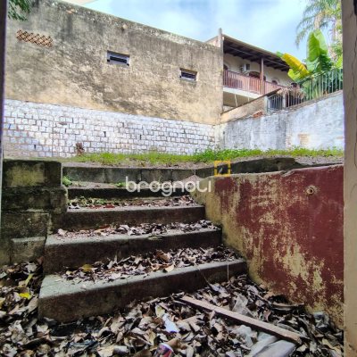 Casa com 114m², 3 quartos, 2 garagens, no bairro Capoeiras em Florianópolis