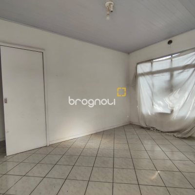 Casa com 114m², 3 quartos, 2 garagens, no bairro Capoeiras em Florianópolis