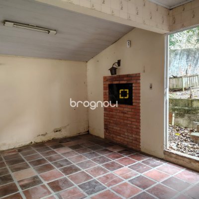 Casa com 114m², 3 quartos, 2 garagens, no bairro Capoeiras em Florianópolis