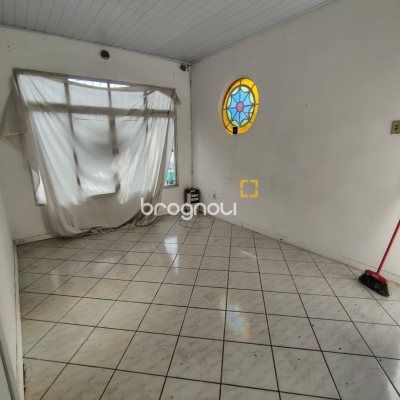 Casa com 114m², 3 quartos, 2 garagens, no bairro Capoeiras em Florianópolis