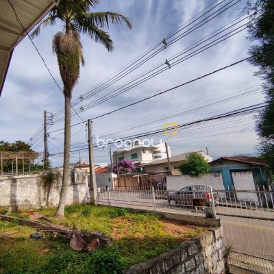 Casa com 114m², 3 quartos, 2 garagens, no bairro Capoeiras em Florianópolis