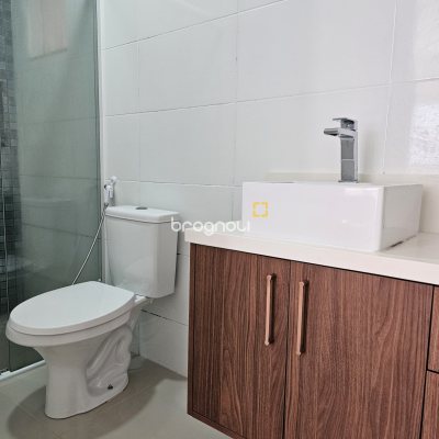 Apartamento com 60m², 2 quartos (sendo 1 suíte), 1 garagem, no bairro Ingleses do Rio Vermelho em Florianópolis