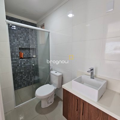 Apartamento com 60m², 2 quartos (sendo 1 suíte), 1 garagem, no bairro Ingleses do Rio Vermelho em Florianópolis