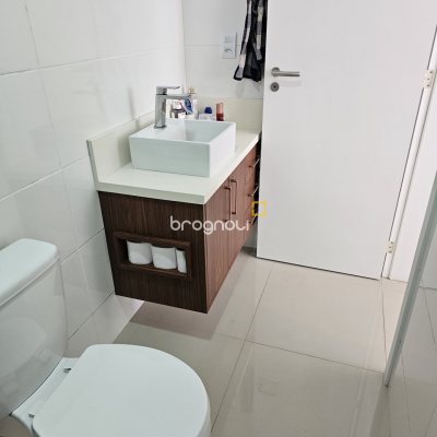 Apartamento com 60m², 2 quartos (sendo 1 suíte), 1 garagem, no bairro Ingleses do Rio Vermelho em Florianópolis