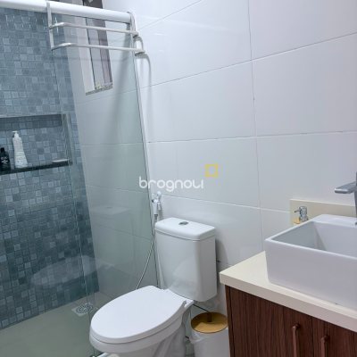 Apartamento com 60m², 2 quartos (sendo 1 suíte), 1 garagem, no bairro Ingleses em Florianópolis