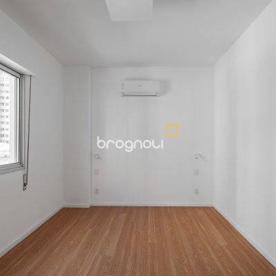 Apartamento com 96m², 3 quartos (sendo 2 suítes), 1 garagem, no bairro Centro em Florianópolis
