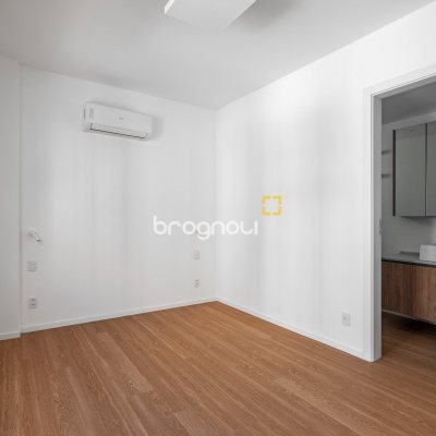 Apartamento com 96m², 3 quartos (sendo 2 suítes), 1 garagem, no bairro Centro em Florianópolis