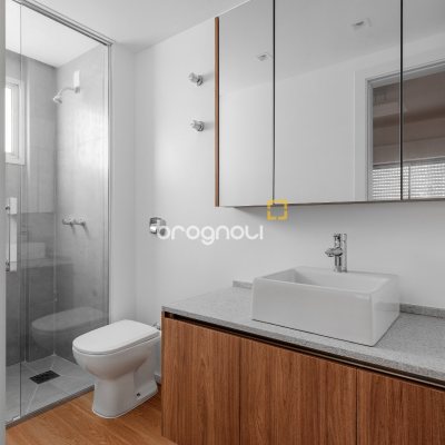 Apartamento com 96m², 3 quartos (sendo 2 suítes), 1 garagem, no bairro Centro em Florianópolis