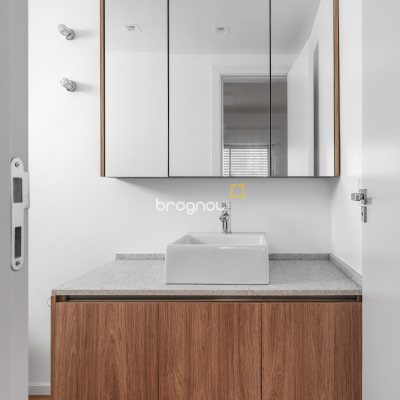 Apartamento com 96m², 3 quartos (sendo 2 suítes), 1 garagem, no bairro Centro em Florianópolis