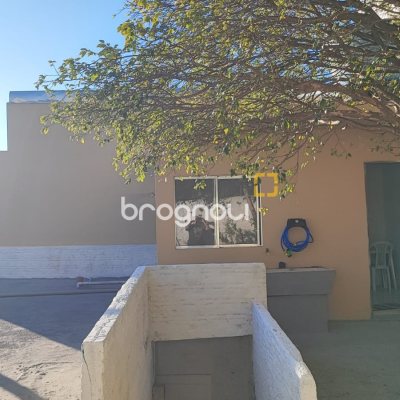 Casa com 95m², 3 quartos (sendo 1 suíte), 4 garagens, no bairro Capoeiras em Florianópolis