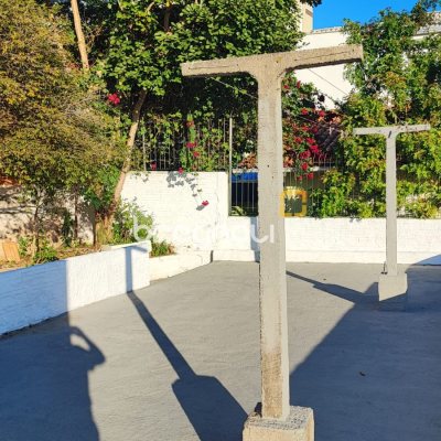 Casa com 95m², 3 quartos (sendo 1 suíte), 4 garagens, no bairro Capoeiras em Florianópolis
