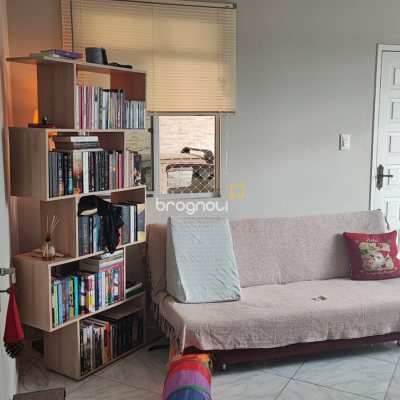 Casa com 95m², 3 quartos (sendo 1 suíte), 4 garagens, no bairro Capoeiras em Florianópolis