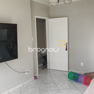 Casa com 95m², 3 quartos (sendo 1 suíte), 4 garagens, no bairro Capoeiras em Florianópolis