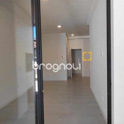 Apartamento com 93m², 2 quartos (sendo 2 suítes), 2 garagens, no bairro Santo Antônio de Lisboa em Florianópolis