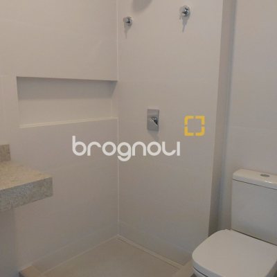 Apartamento com 93m², 2 quartos (sendo 2 suítes), 2 garagens, no bairro Santo Antônio de Lisboa em Florianópolis