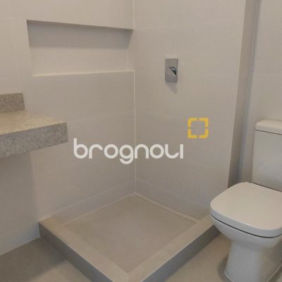 Apartamento com 93m², 2 quartos (sendo 2 suítes), 2 garagens, no bairro Santo Antônio de Lisboa em Florianópolis