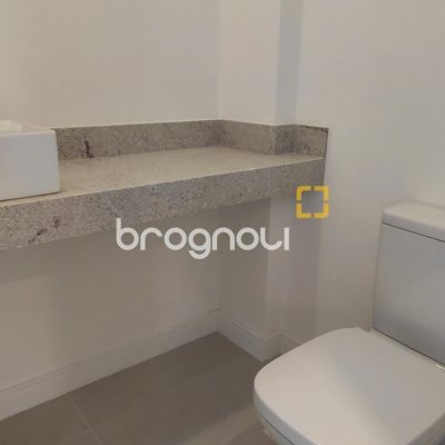 Apartamento com 93m², 2 quartos (sendo 2 suítes), 2 garagens, no bairro Santo Antônio de Lisboa em Florianópolis
