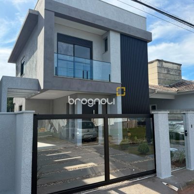 Casa com 81m², 2 quartos (sendo 2 suítes), 1 garagem, no bairro Ponta das Canas em Florianópolis