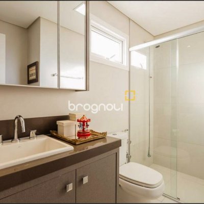 Casa com 276m², 3 quartos (sendo 3 suítes), 2 garagens, no bairro Santa Mônica em Florianópolis