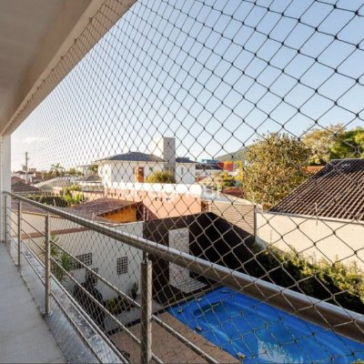 Casa com 276m², 3 quartos (sendo 3 suítes), 2 garagens, no bairro Santa Mônica em Florianópolis