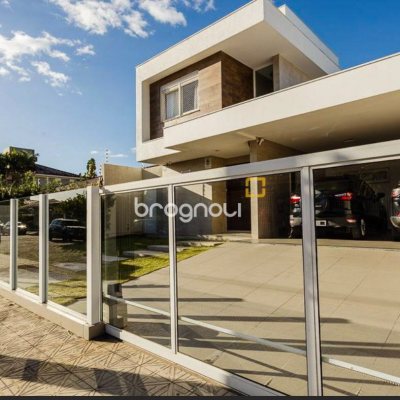 Casa com 276m², 3 quartos (sendo 3 suítes), 2 garagens, no bairro Santa Mônica em Florianópolis