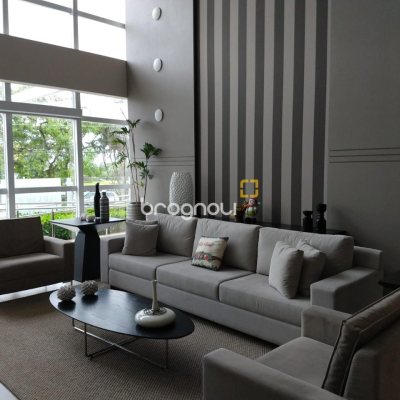 Apartamento com 120m², 3 quartos (sendo 1 suíte), 2 garagens, no bairro Pantanal em Florianópolis