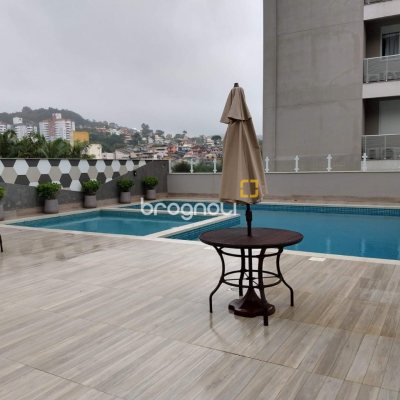 Apartamento com 120m², 3 quartos (sendo 1 suíte), 2 garagens, no bairro Pantanal em Florianópolis