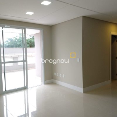 Apartamento com 120m², 3 quartos (sendo 1 suíte), 2 garagens, no bairro Pantanal em Florianópolis