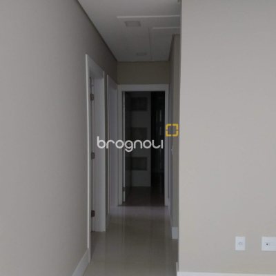Apartamento com 120m², 3 quartos (sendo 1 suíte), 2 garagens, no bairro Pantanal em Florianópolis