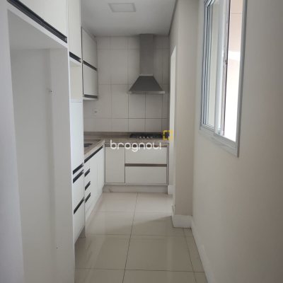 Apartamento com 120m², 3 quartos (sendo 1 suíte), 2 garagens, no bairro Pantanal em Florianópolis