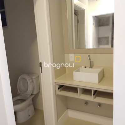 Apartamento com 120m², 3 quartos (sendo 1 suíte), 2 garagens, no bairro Pantanal em Florianópolis