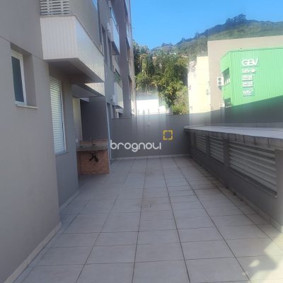 Apartamento com 120m², 3 quartos (sendo 1 suíte), 2 garagens, no bairro Pantanal em Florianópolis