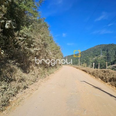 Sítio com 35369m², 2 quartos, 1 garagem, no bairro Garcia em Angelina