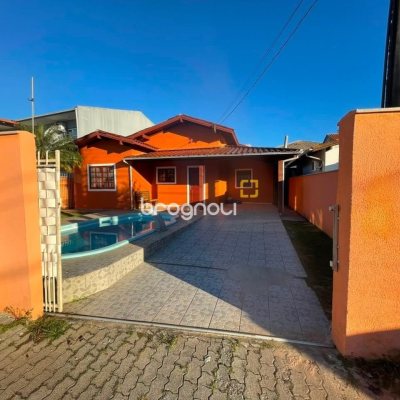 Casa com 158m², 4 quartos, 2 garagens, no bairro Ingleses em Florianópolis