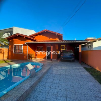 Casa com 158m², 4 quartos, 2 garagens, no bairro Ingleses em Florianópolis