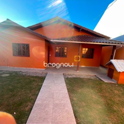 Casa com 158m², 4 quartos, 2 garagens, no bairro Ingleses em Florianópolis