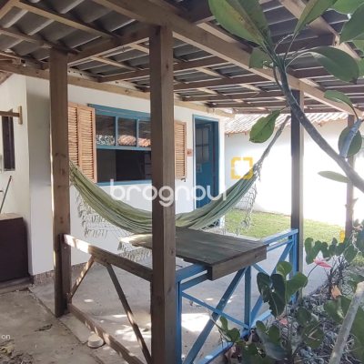 Casa com 195m², 5 quartos (sendo 4 suítes), 4 garagens, no bairro São João do Rio Vermelho em Florianópolis