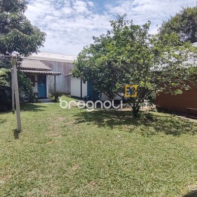 Casa com 195m², 5 quartos (sendo 4 suítes), 4 garagens, no bairro São João do Rio Vermelho em Florianópolis