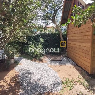 Casa com 195m², 5 quartos (sendo 4 suítes), 4 garagens, no bairro São João do Rio Vermelho em Florianópolis