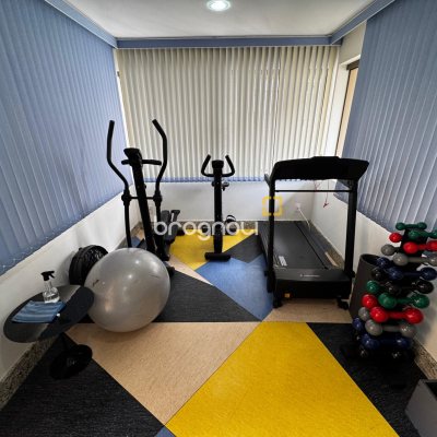 Apartamento com 73m², 1 quarto, 1 garagem, no bairro Agronômica em Florianópolis