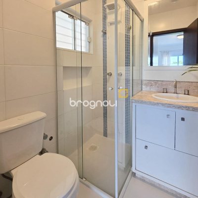 Casa com 146m², 3 quartos (sendo 3 suítes), 2 garagens, no bairro Campeche em Florianópolis
