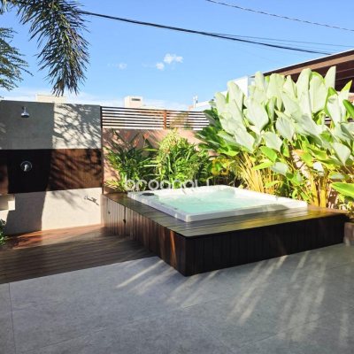 Casa com 146m², 3 quartos (sendo 3 suítes), 2 garagens, no bairro Campeche em Florianópolis
